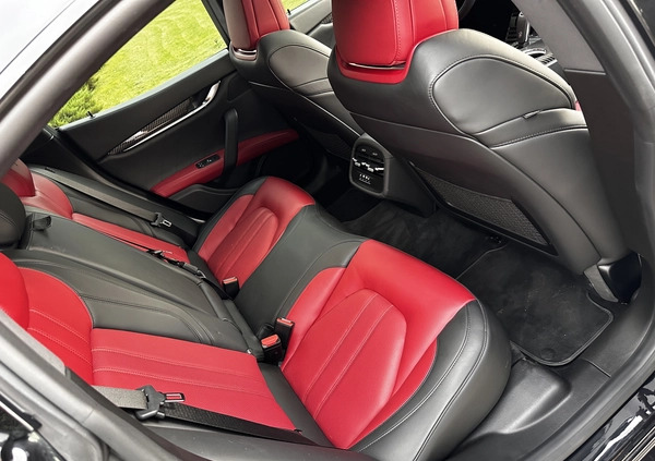 Maserati Ghibli cena 269000 przebieg: 29800, rok produkcji 2020 z Rzeszów małe 232